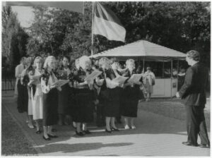 Maar bij de 1000 jaar Christendomviering was dat al heel wat beter. Weliswaar met medewerking van het Slavisch Byzantijns koor Eindhoven.